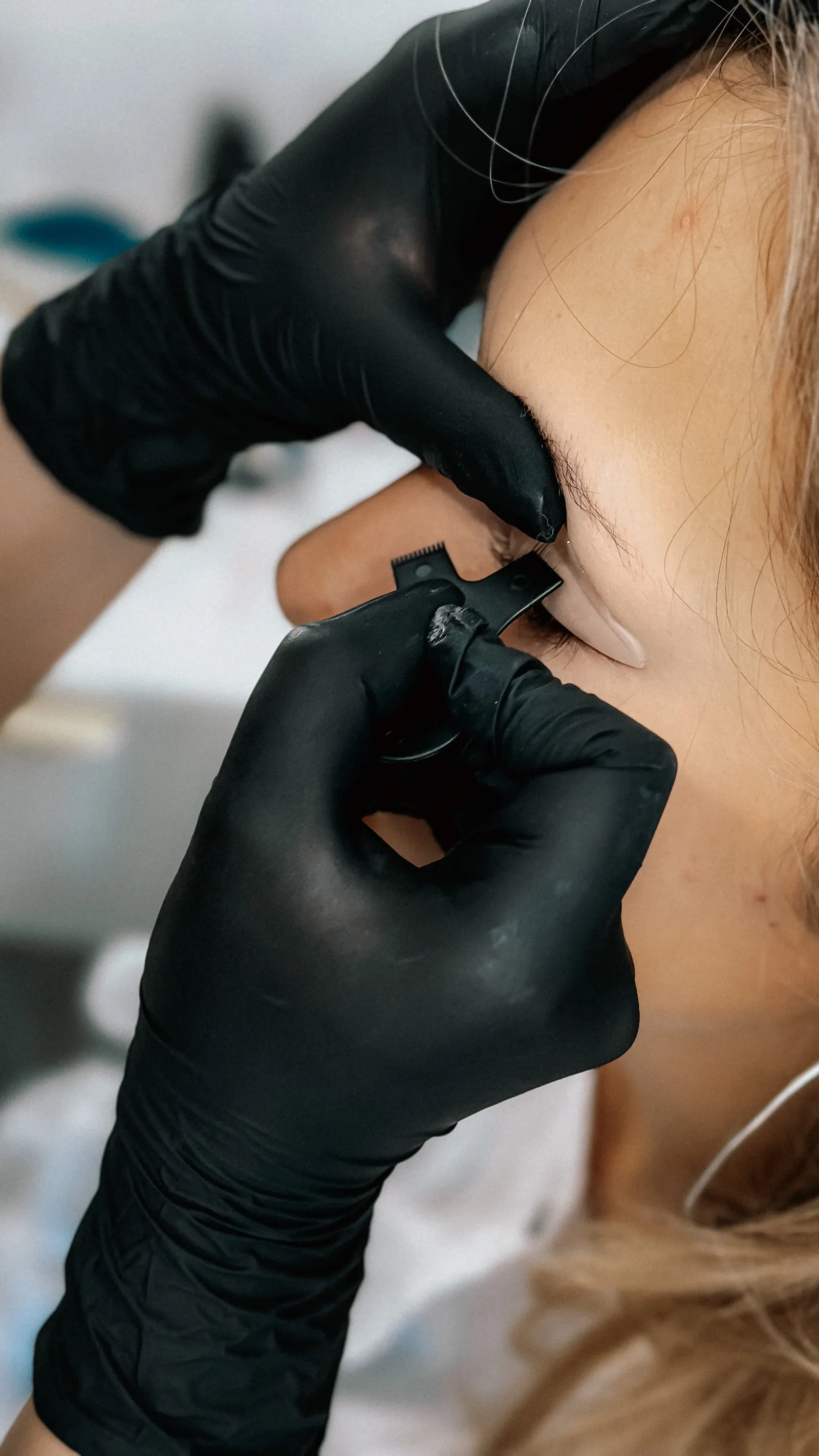 การทำคิ้ว Ombre Brows ด้วยอุปกรณ์แบบมืออาชีพ